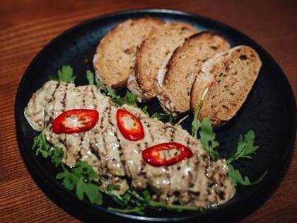 Філе курки в горіховому соусі