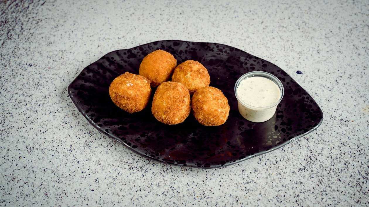 Halapeno cheese balls 5 pcs.