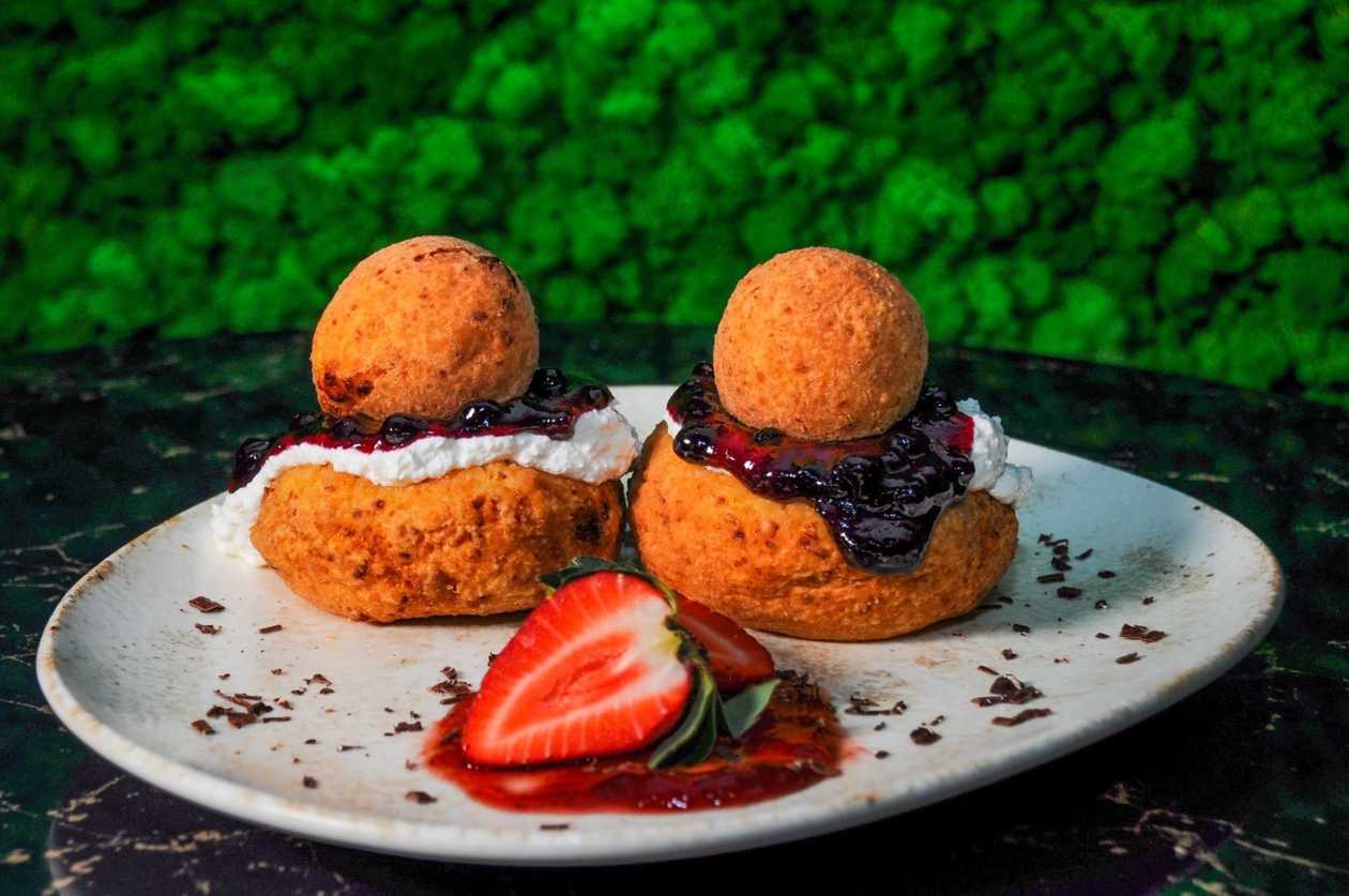 Romanian cheese donuts