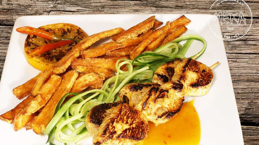 Turkey fillet with mango-chili sauce.