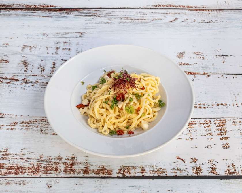 Spaghetti aglio olio e peperoncino
