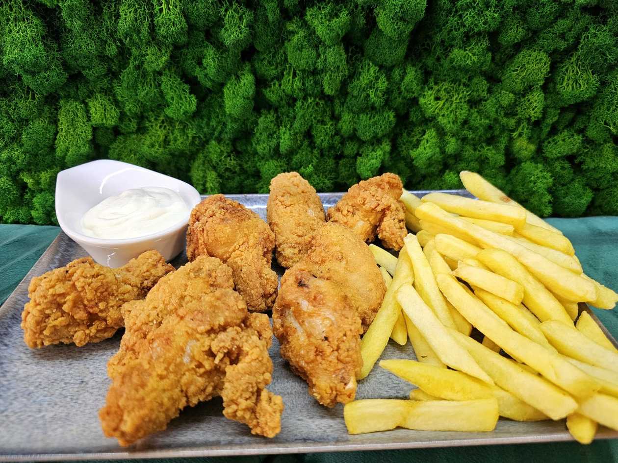 8 wings meal