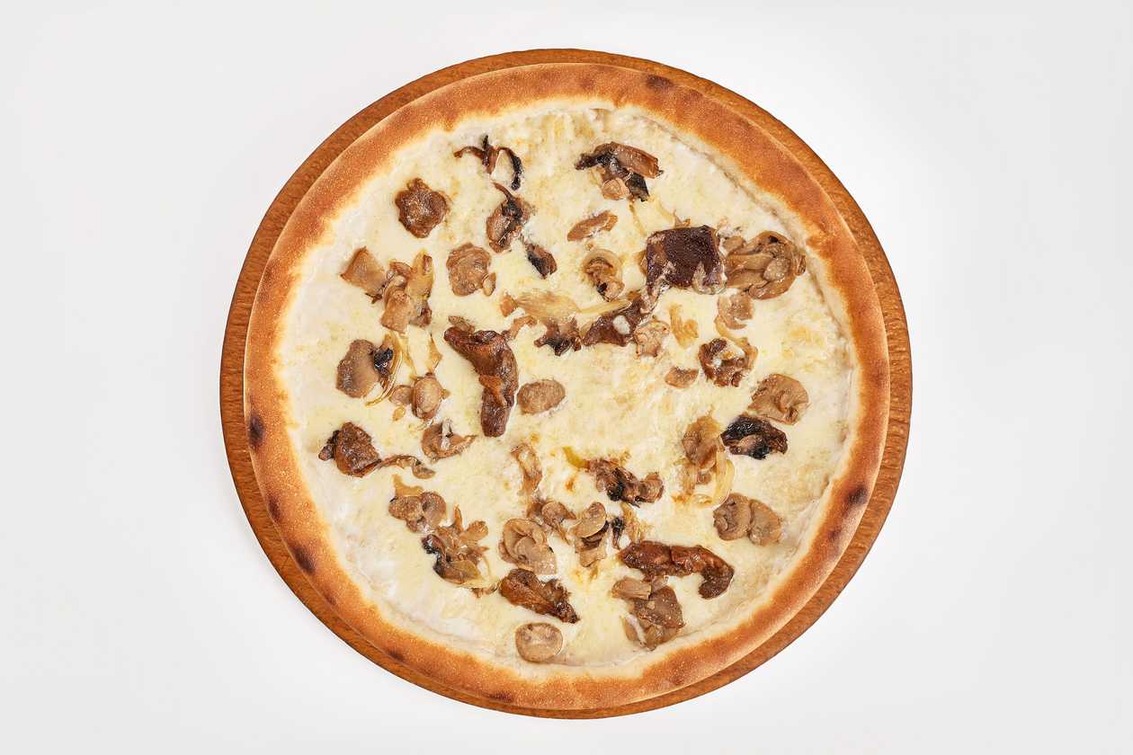 Pizza with white and forest mushrooms (420g)