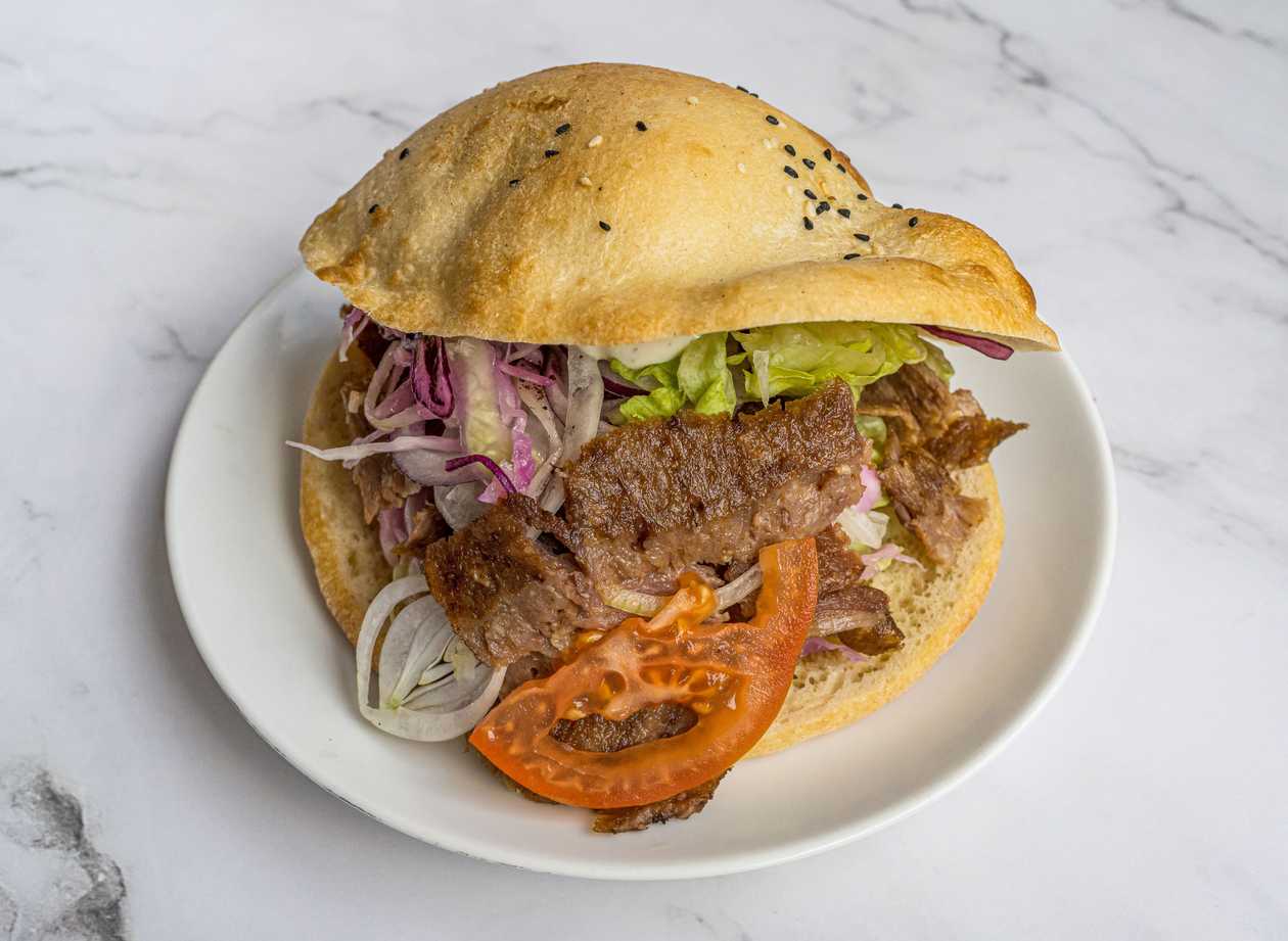 Bomba kebab teľacia žemľa