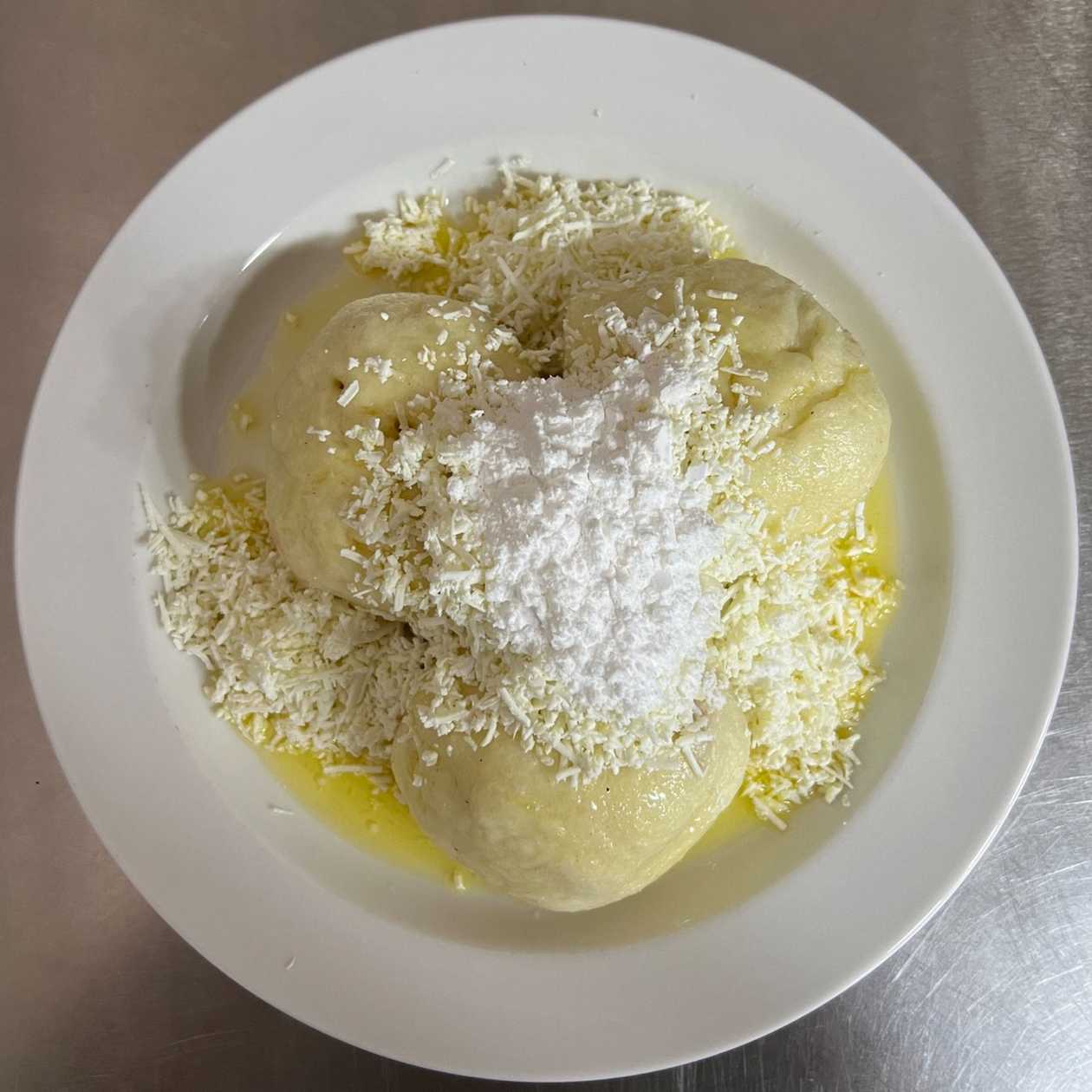 3ks ŠVESTKOVÉ KNEDLÍKY s TVAROHEM a MÁSLEM