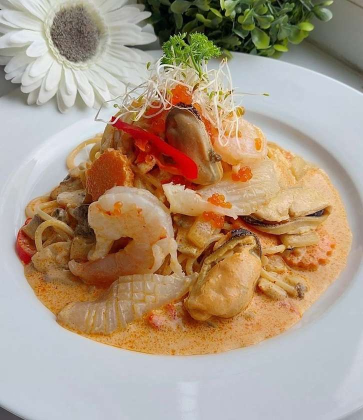 Spaghetti in Tom Yum sauce