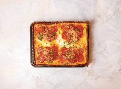 Classic Pepperoni Large 10" X 14"