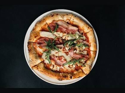 Pizza with Chicken and Bacon