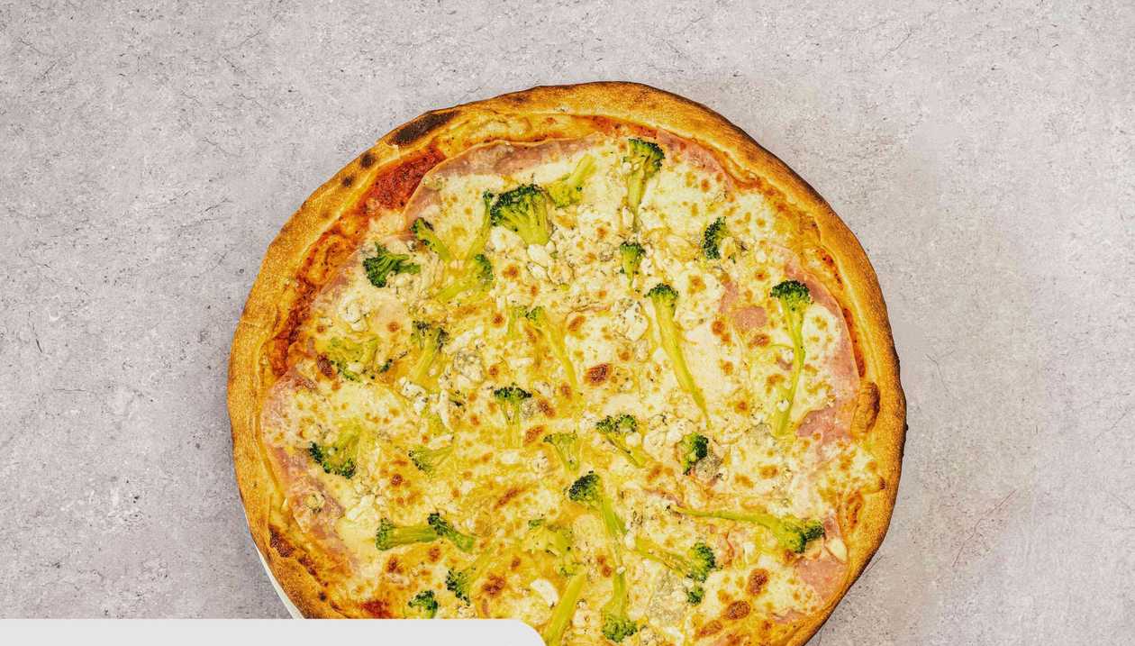 Brokolicová pizza