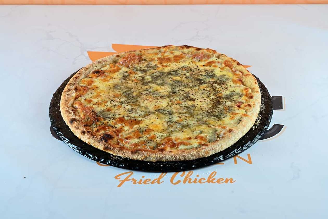 Quattro Formaggi Pizza