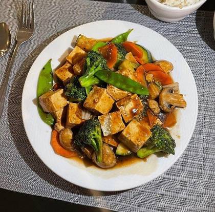 N09 Tofu with vegetables in teriyaki sauce