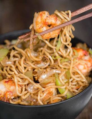 Yakisoba de Camarão