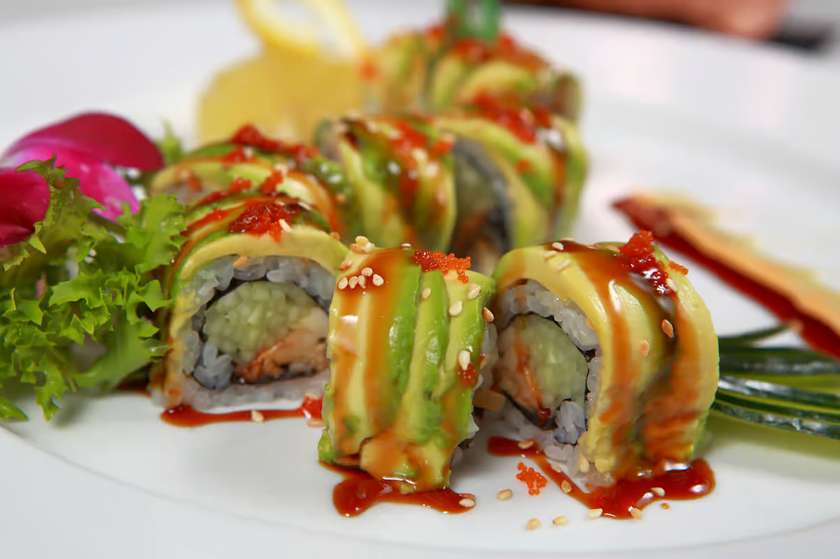 C11. Dragon Roll (8ks)