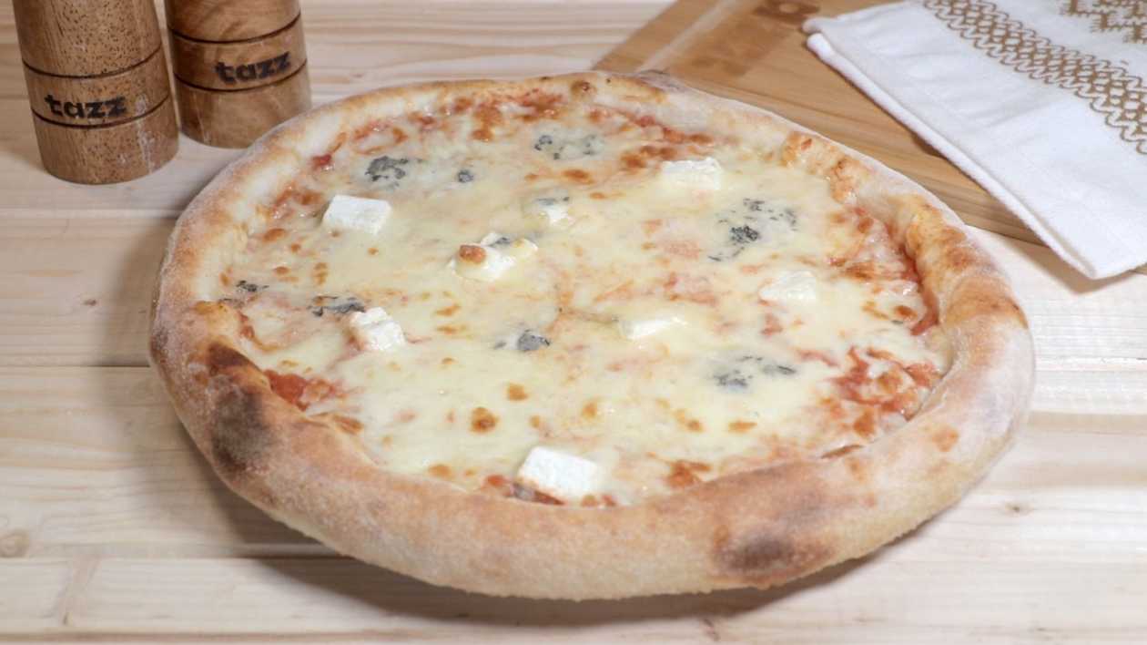 Pizza quattro formaggi