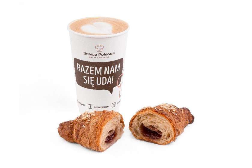 Croissant z malinami + kawa