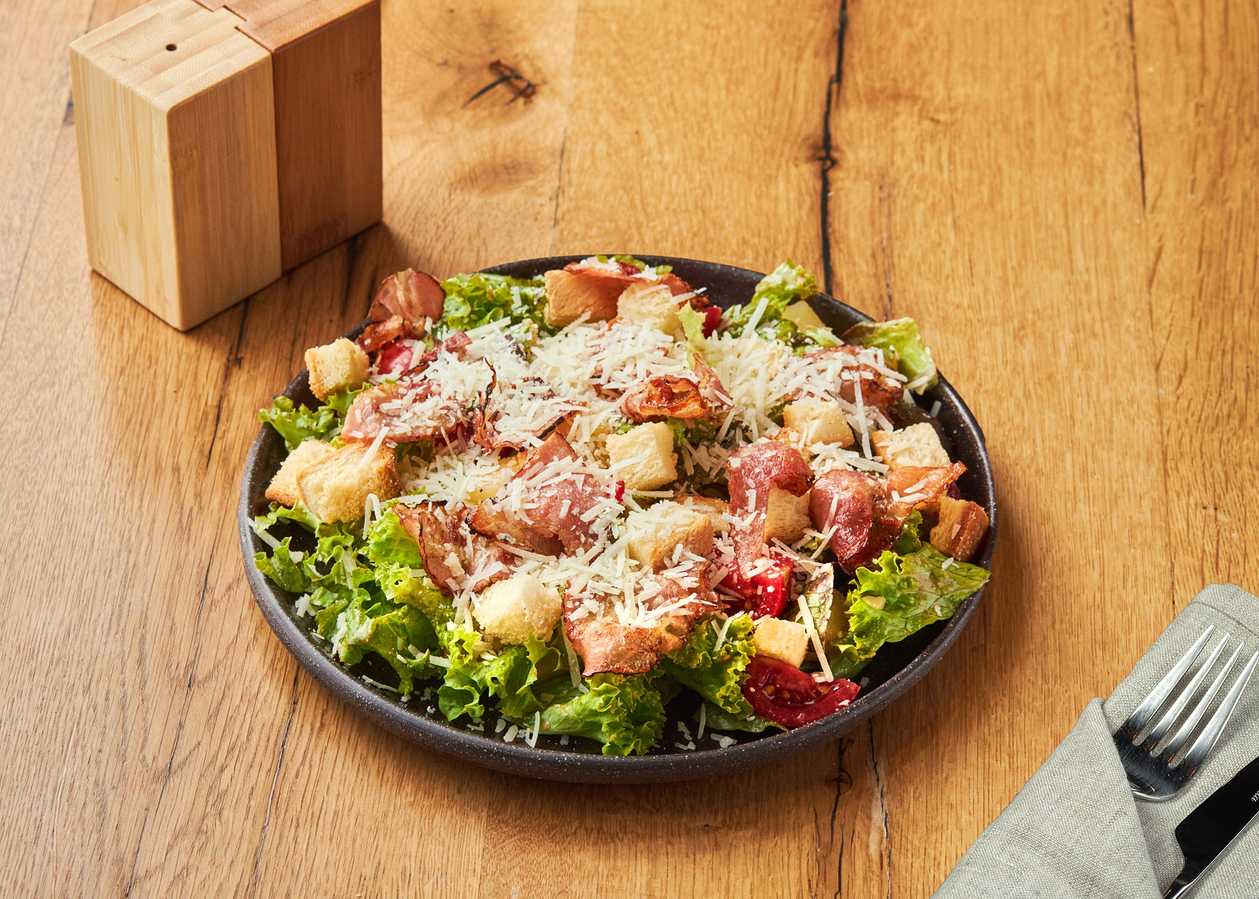 Salad with bacon and potatoes