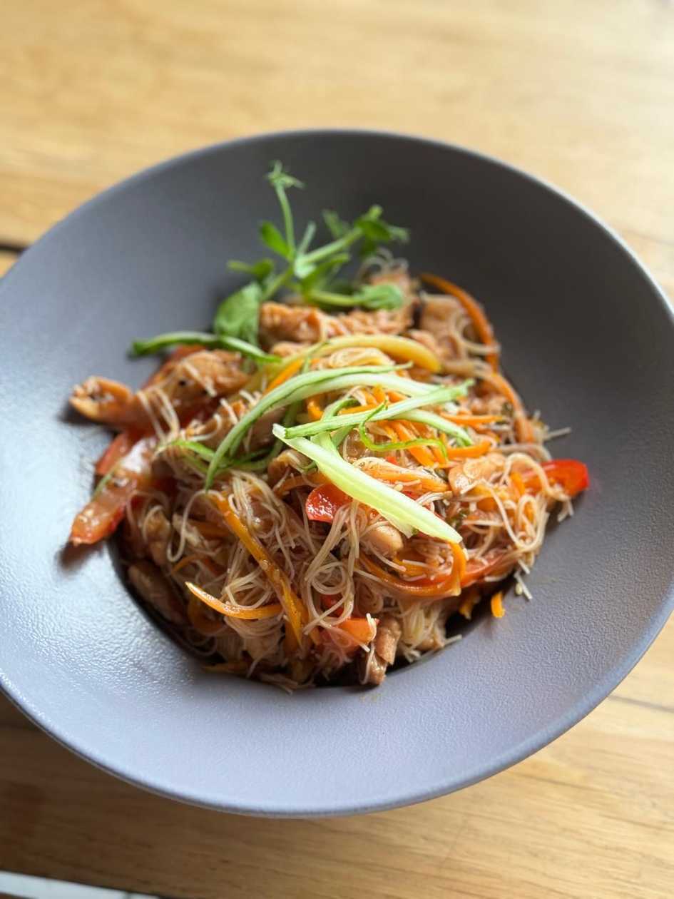 Funchoza (Rice Noodles) with Chicken Pieces