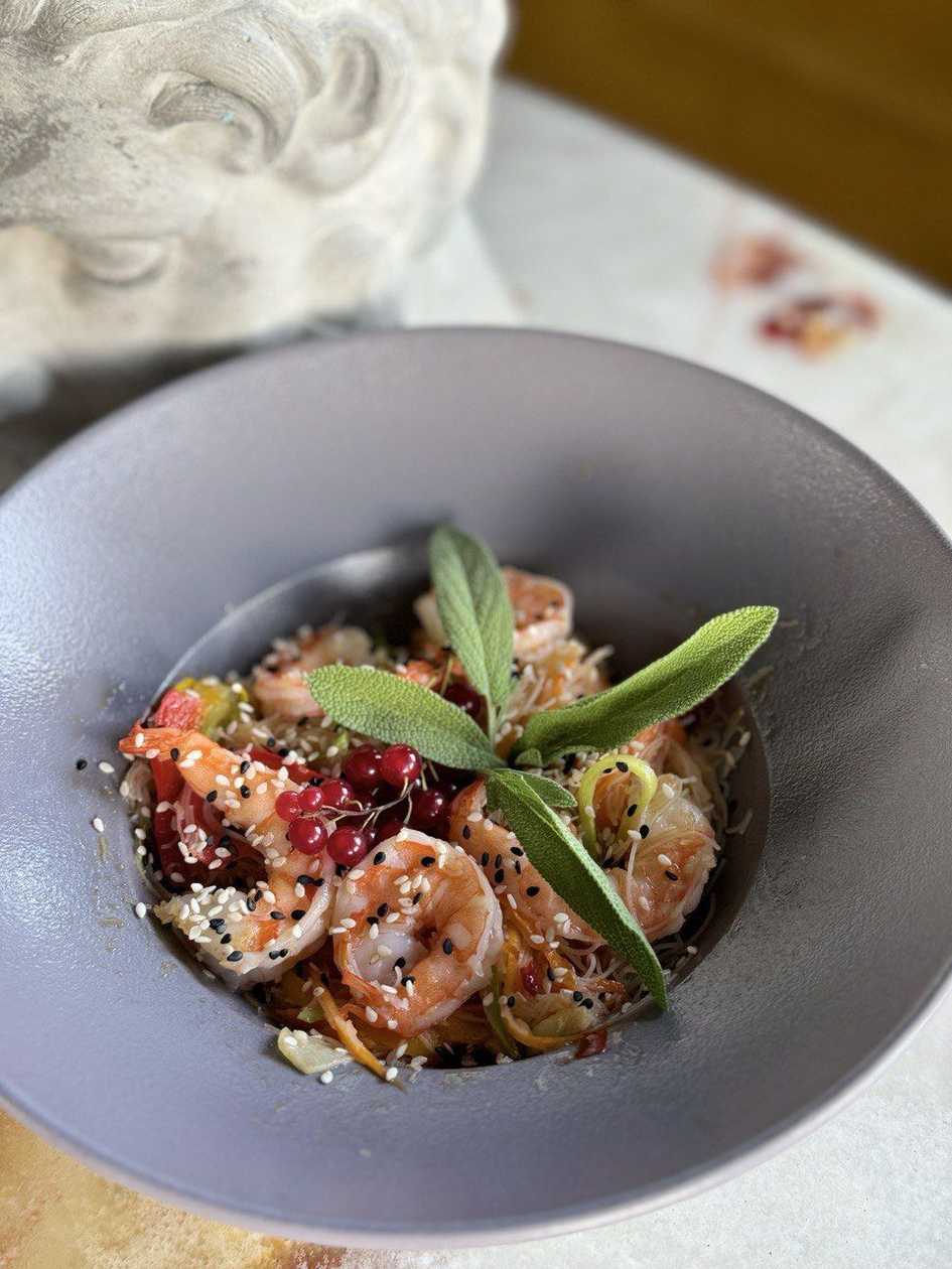 Funchoza with King Prawns