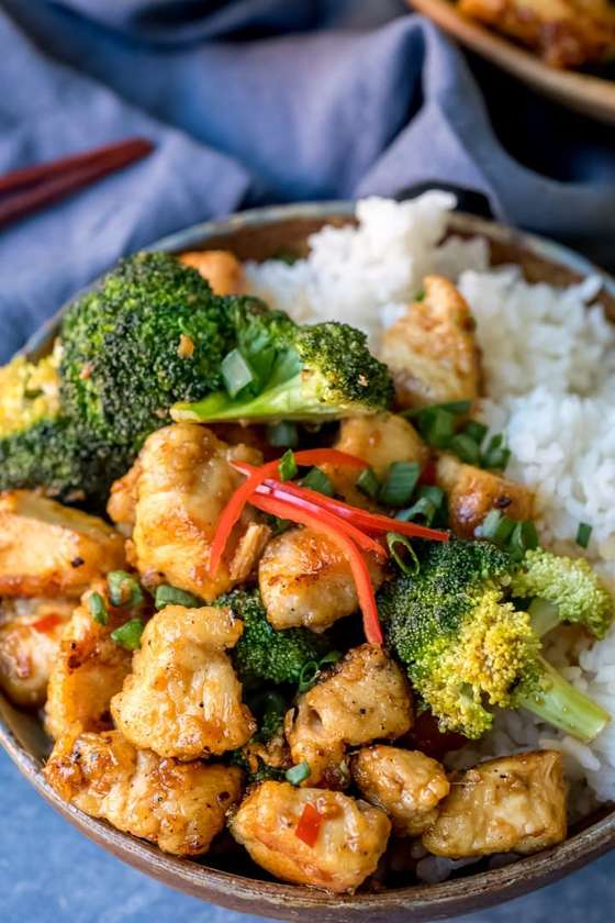 Dry Chilli Chicken with Broccoli