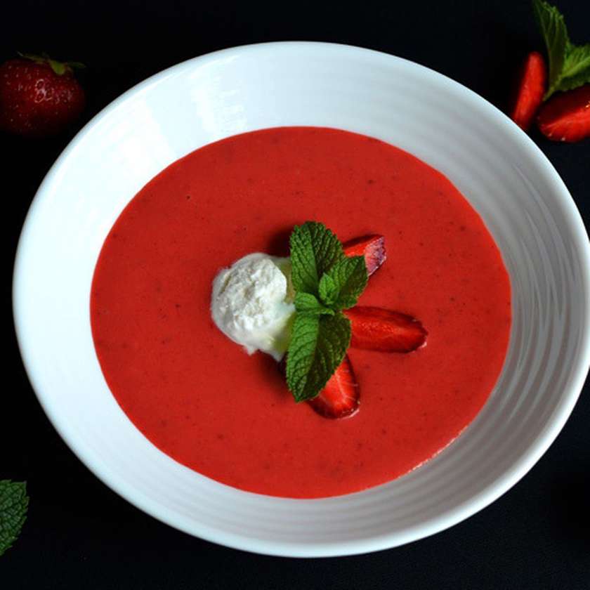 Strawberry Soup with Vanilla Ice Cream 'Cap'