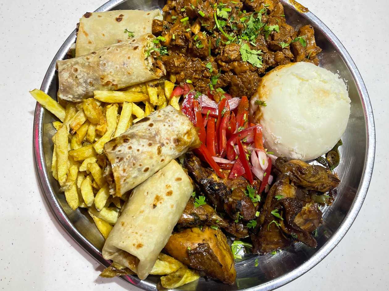 Bazuu Platter with 4 Free Juices