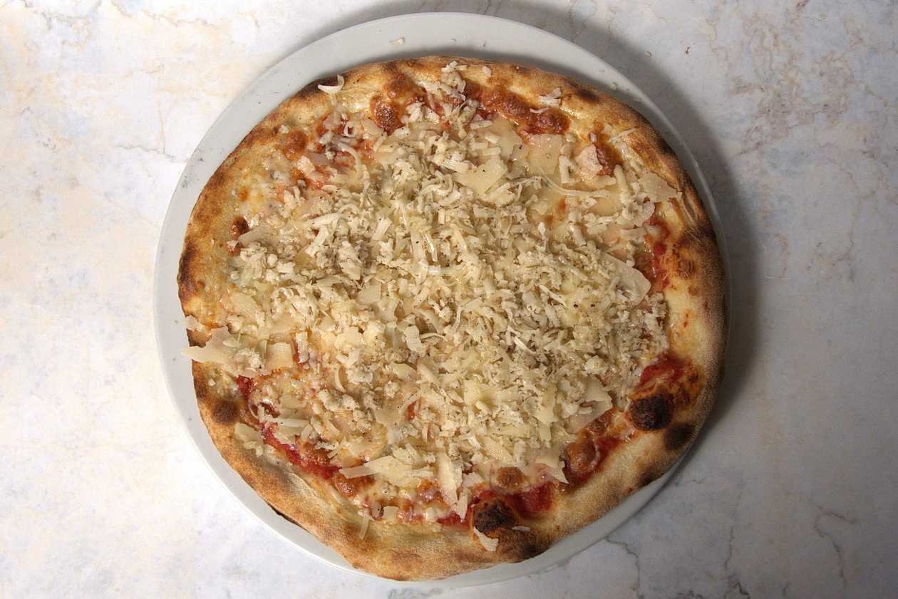 Quattro Formaggi Pizza