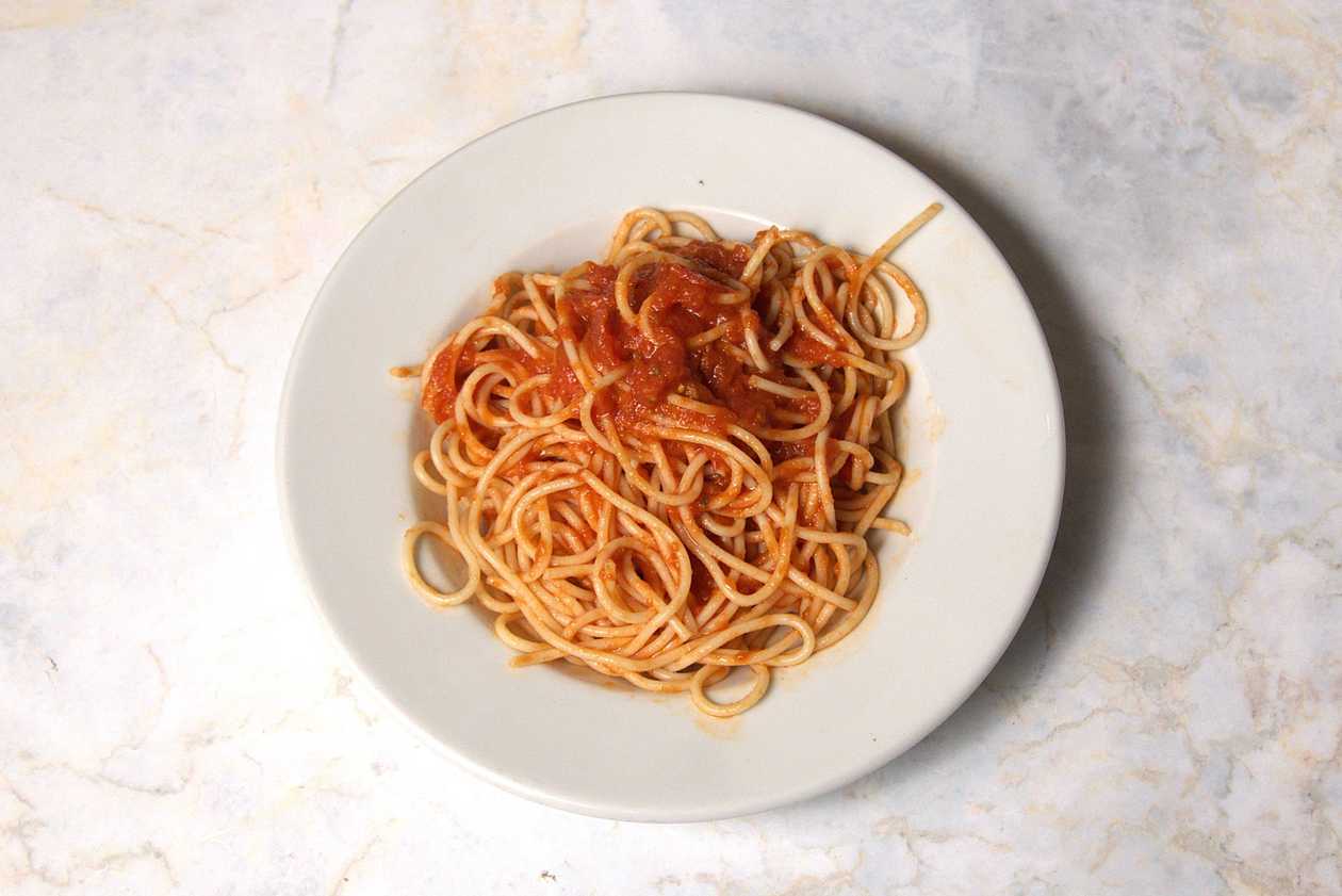 Spaghetti with Tomato Sauce