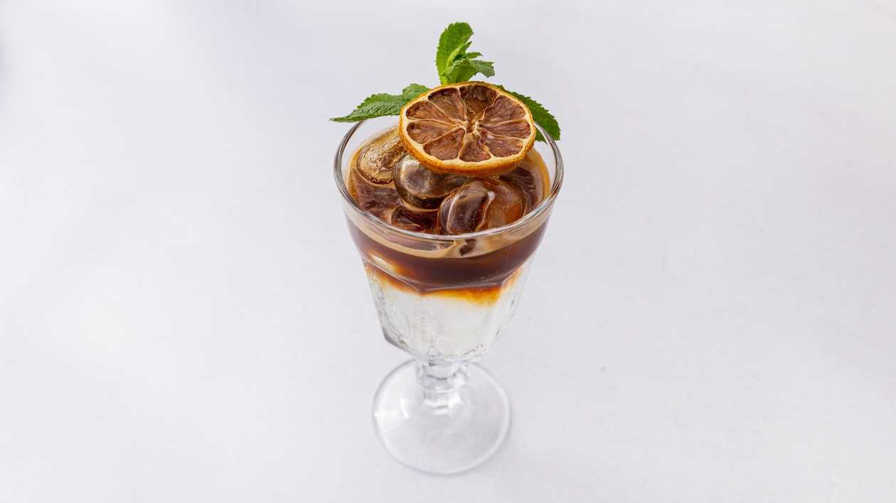 Espresso tonic