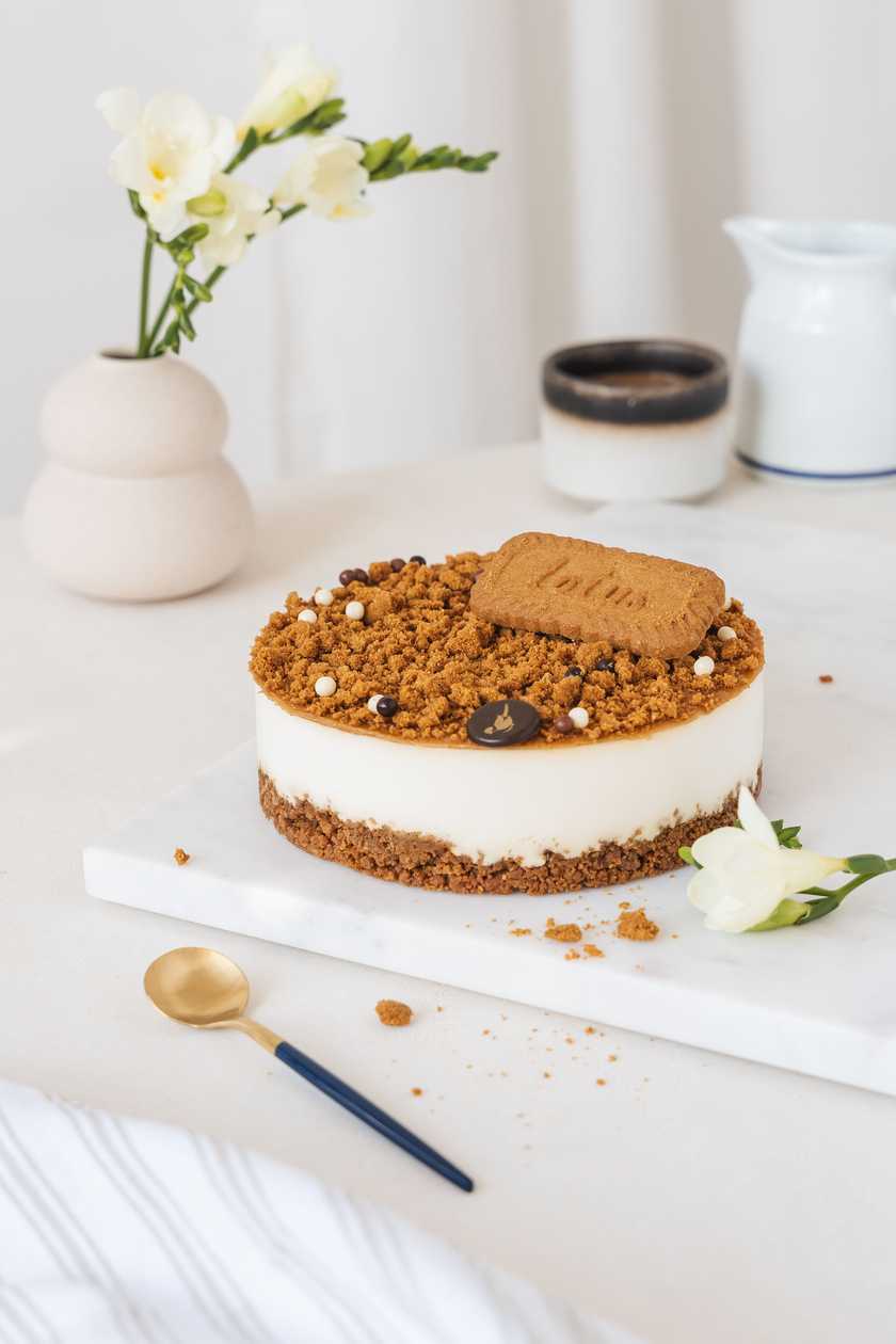 Lotus Cake
