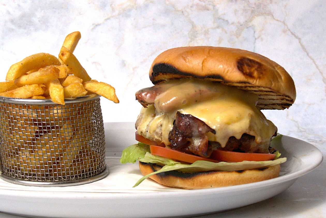 Chef's Angus Beef Burger (Homemade) (220g)