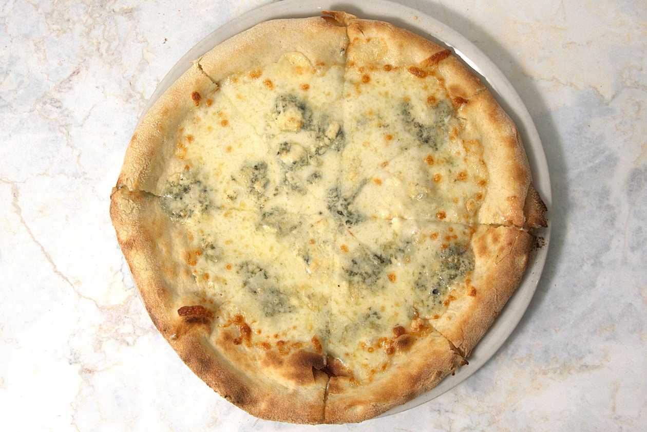 Quattro Formaggi Pizza