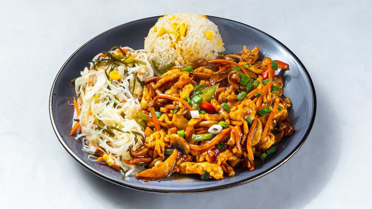 47. Chicken with three types of mushrooms