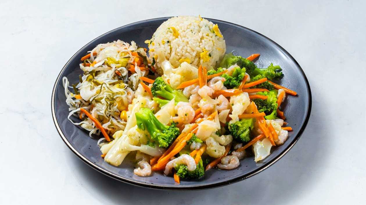 6. Fried cauliflower and broccoli with prawns