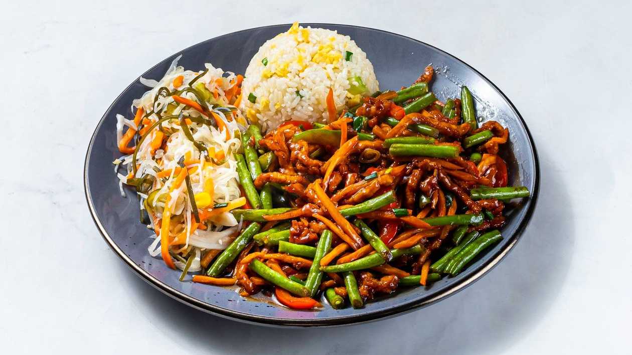 23. Pork with green beans