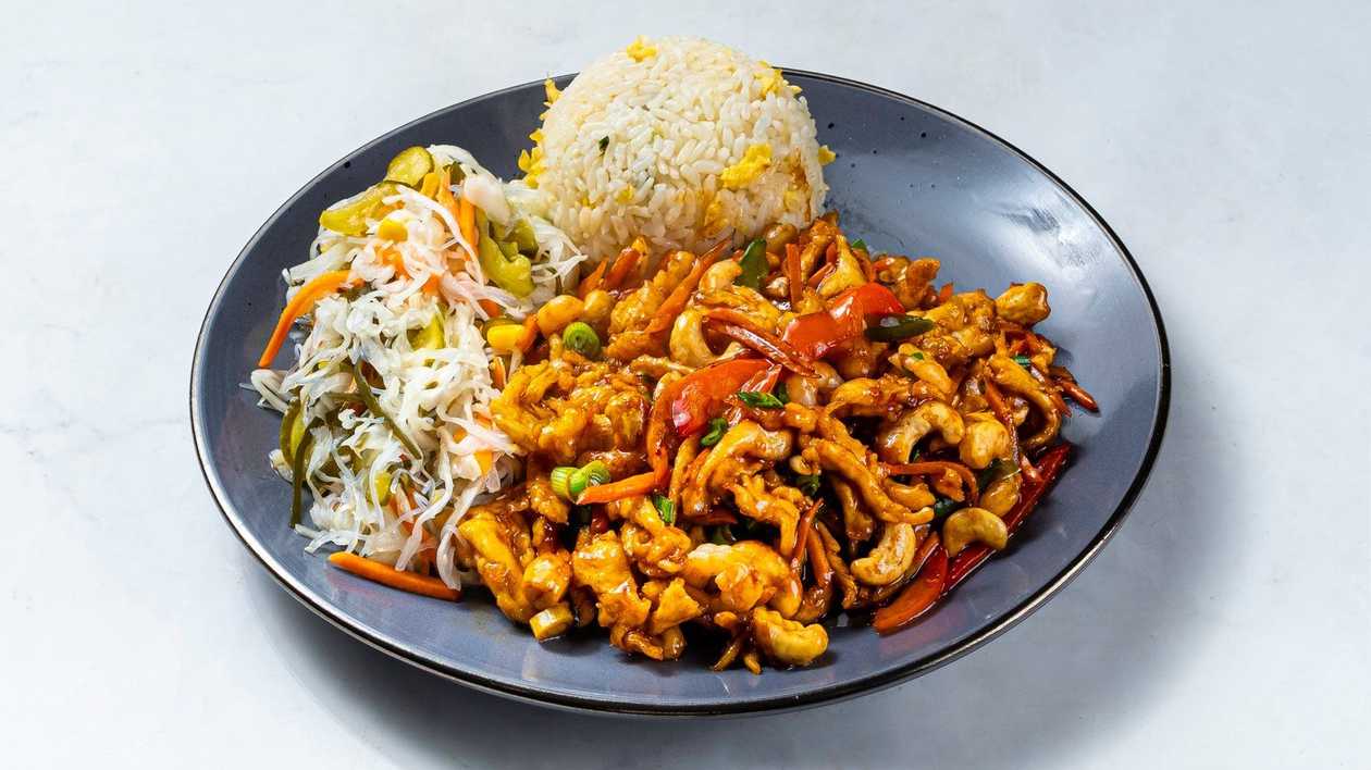 11. Chicken with prawns and cashew nuts