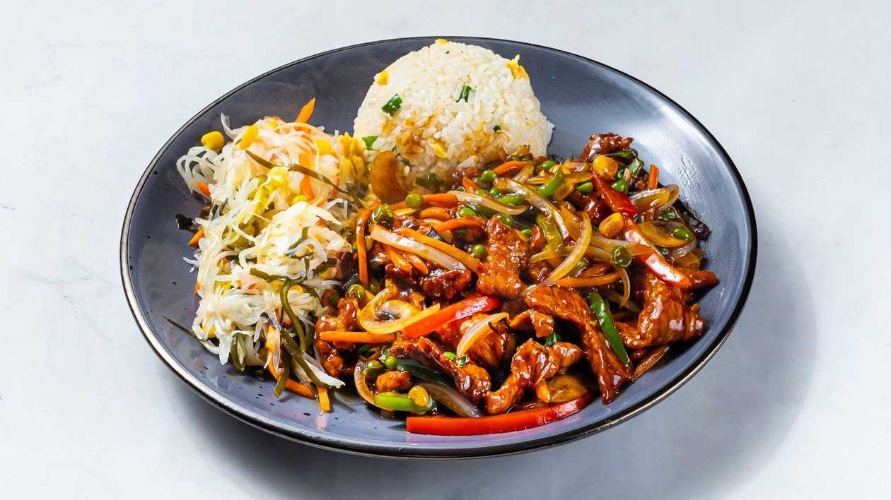 28. Beef with vegetables