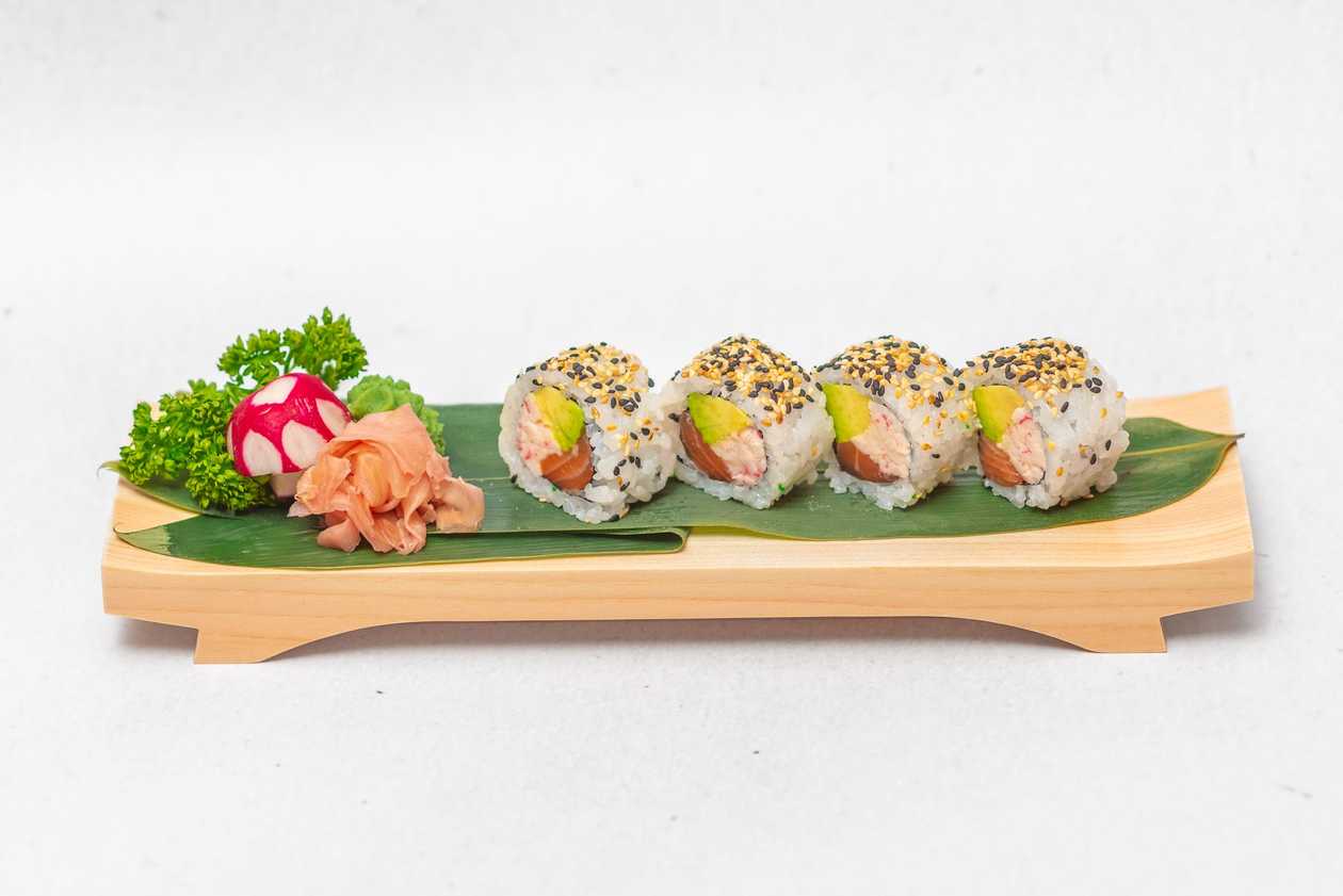Sake goma roll