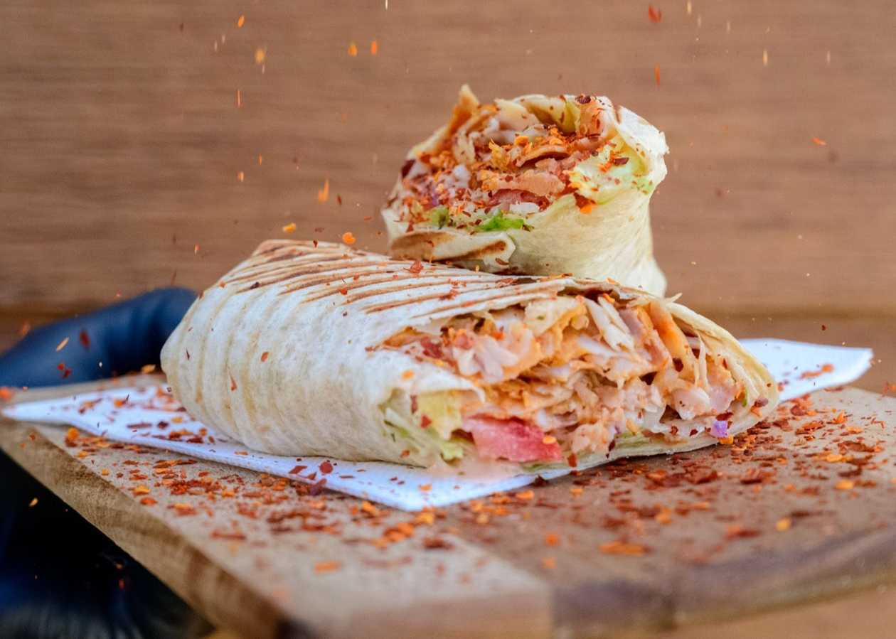 Kuřecí kebab v tortile se sýrem malý