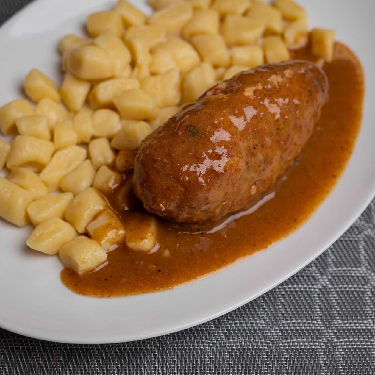 Zraz Zawijany w Sosie