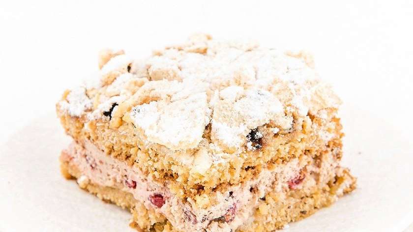 Slice of Meringue Cake (130 g)
