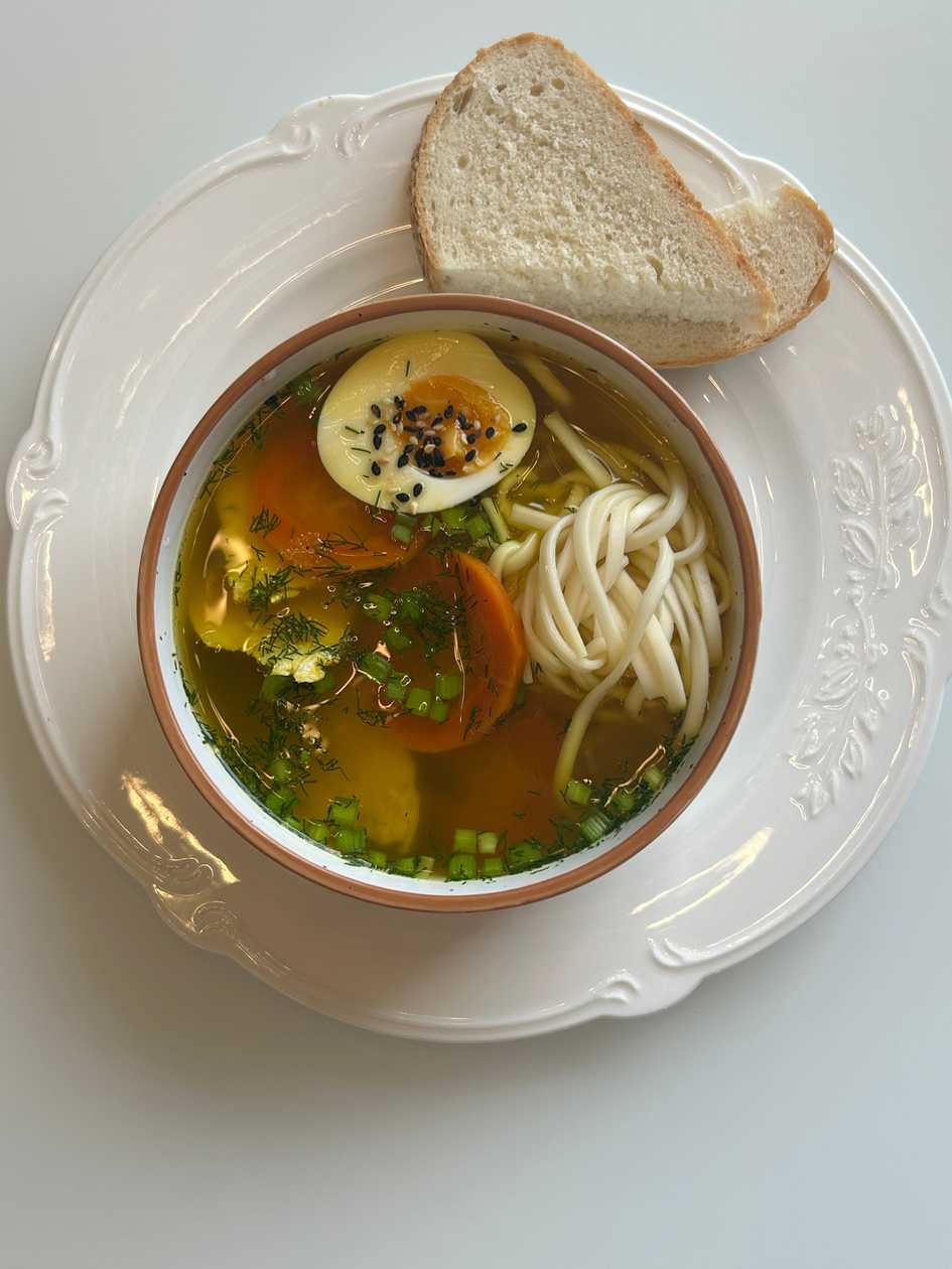 Бульйон із курячим філе