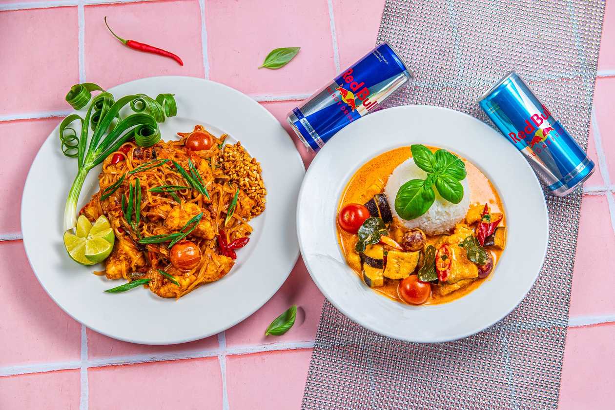 Pad Thai Tom Yam kanaga + punane kanakarri + 2 x Red Bull 0,25l
