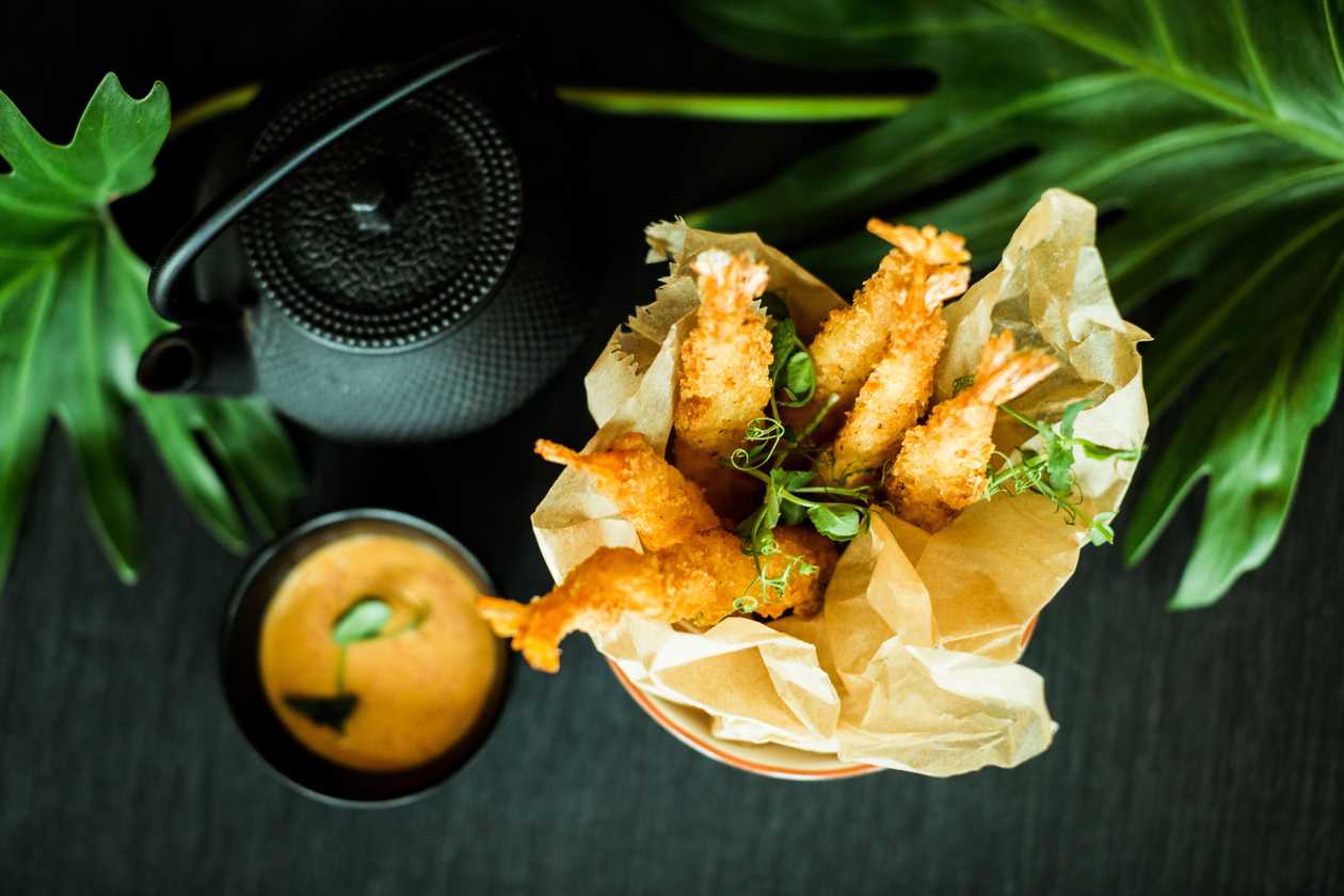 Shrimps in tempura with kimchi mayonnaise