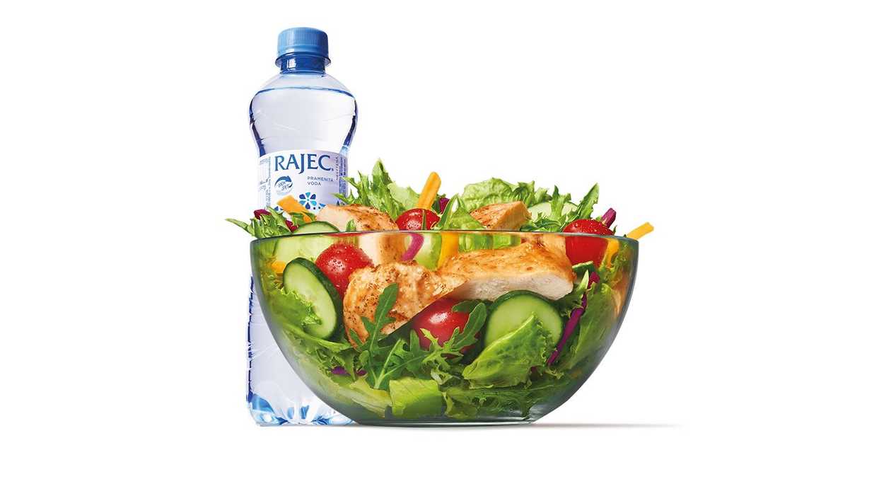 GRILLED CHICKEN SALAD + DRINK