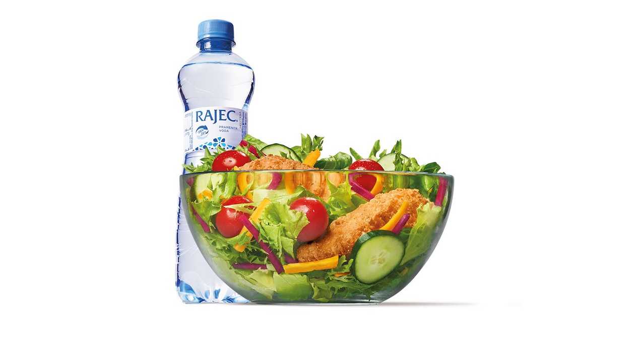 CRISPY CHICKEN SALAD + DRINK