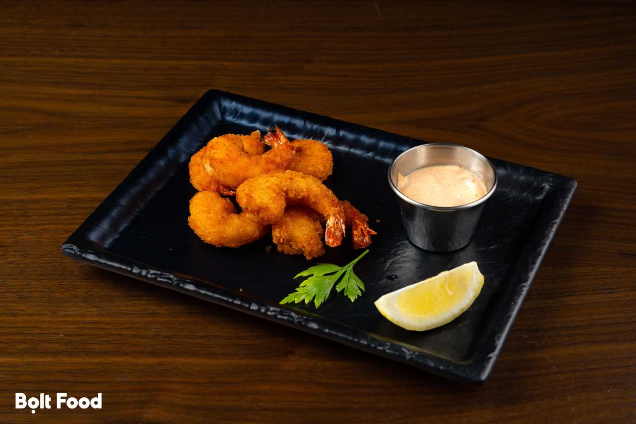 Chvosty tigrích kreviet v chrumkavom obale s omáčkou aioli kimchi