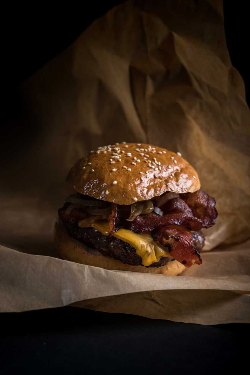 Burger El Clasico Duży + Frytki + Napój