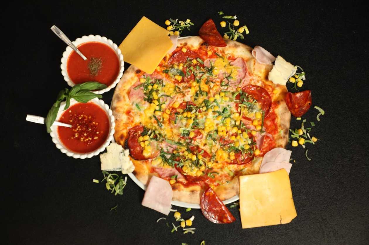 Pizza specială 24cm