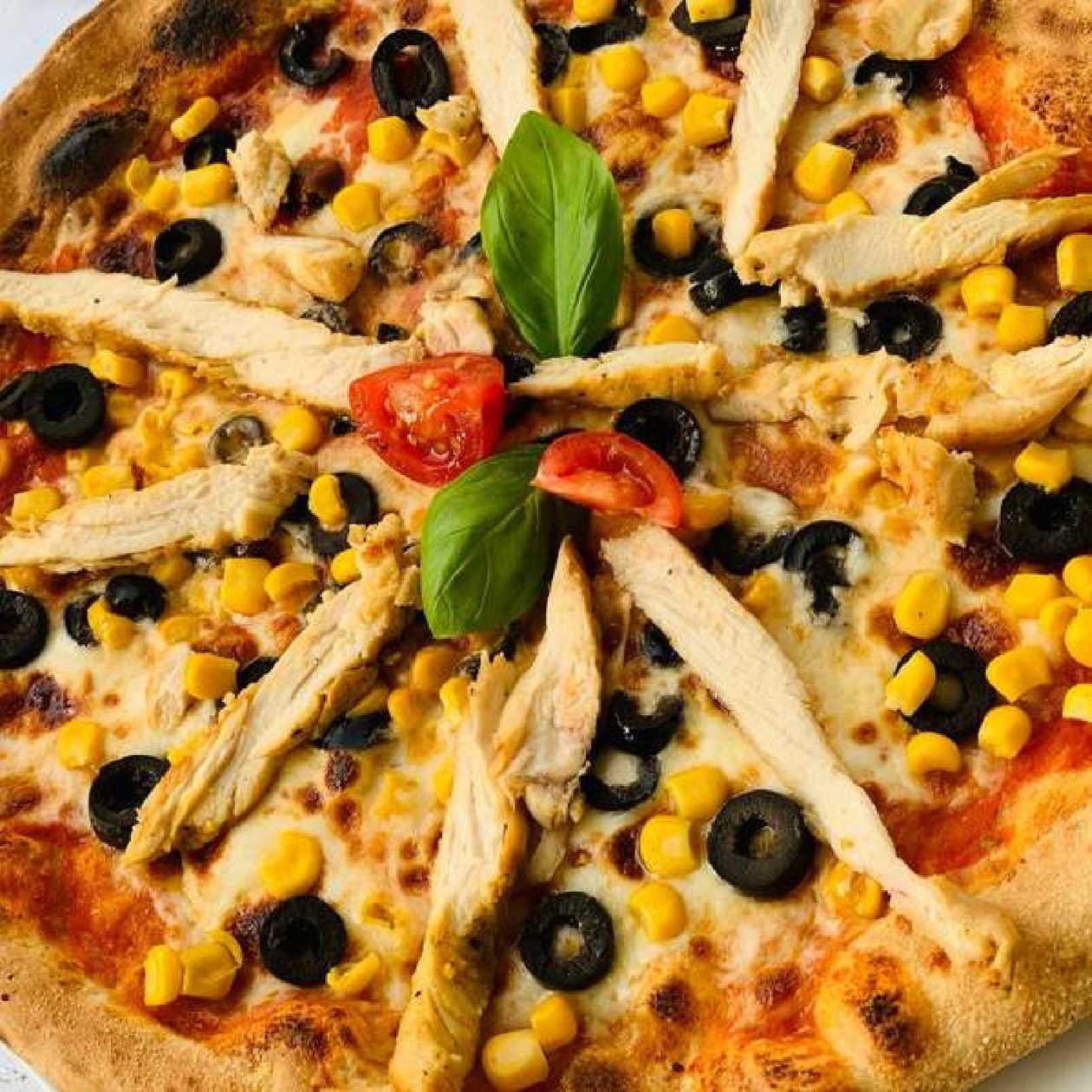 Pizza Pollo Family, cu blat subtire