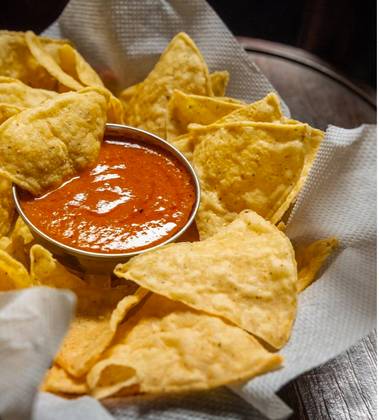 Nachos & salsa